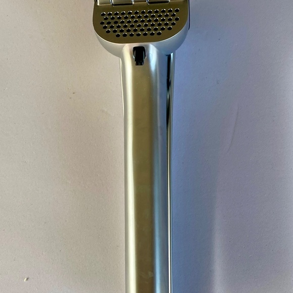 Dreamfarm Garlic Press - Picture 2 of 4